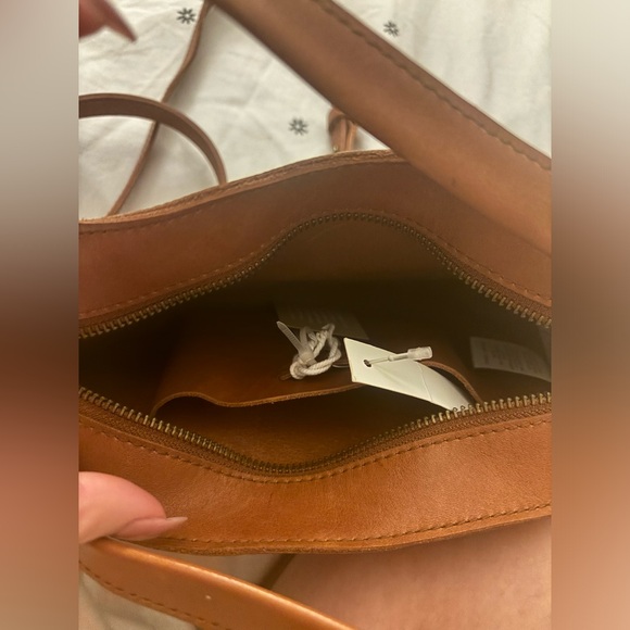 NWT Madewell Sydney Crossbody Zip Top Bag - Picture 9 of 16
